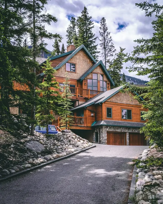 Courtyard.Homes Premium Domain